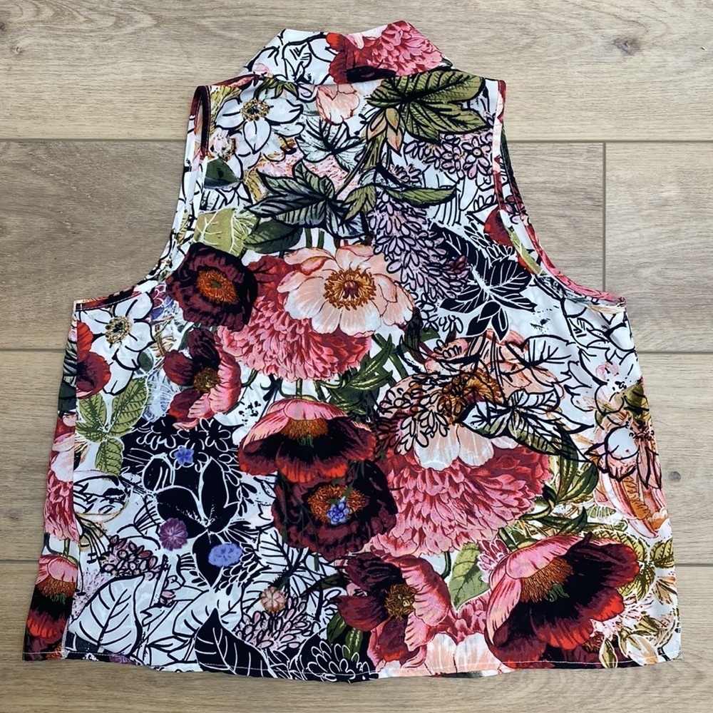 Spense Floral Print Shawl Collar Sleeveless Blouse - Picture 4 of 9